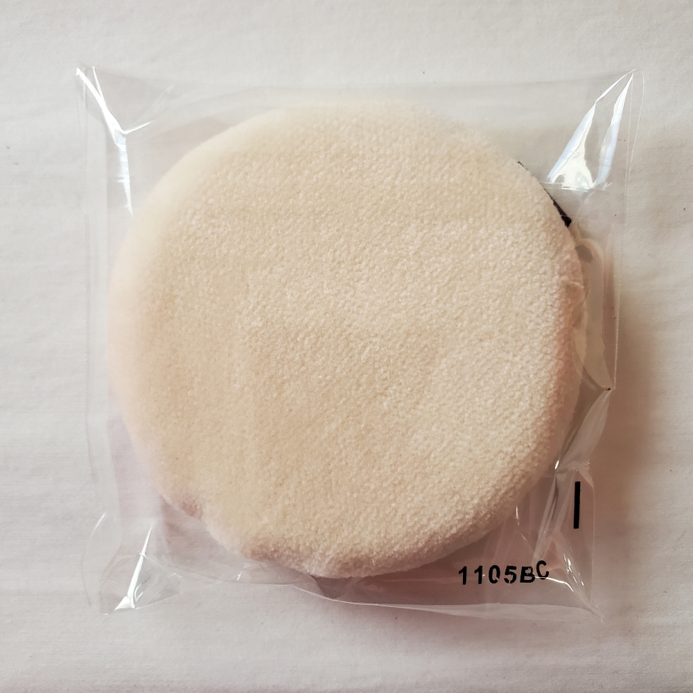 Laura Mercier Powder Puff - Picture 2 of 2